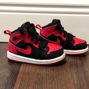 Air Jordan 1 mid size 4C